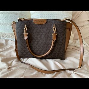 BRAND NEW MK PURSE